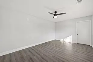 4729 Paradise Ln, Houston, TX 77048 - Photo 10