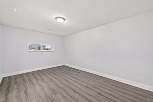 4729 Paradise Ln, Houston, TX 77048 - Photo 4