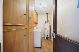 1319 Spillers Ln, Houston, TX 77043 - Photo 24