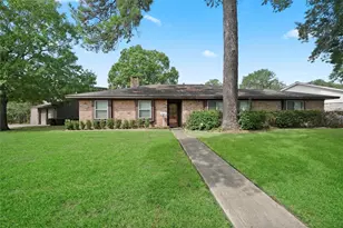 1319 Spillers Ln, Houston, TX 77043 - Photo 2