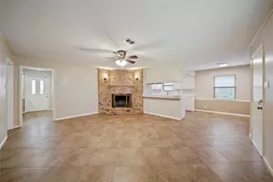 1319 Spillers Ln, Houston, TX 77043 - Photo 8