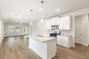 17418 Banaberry Ct, Conroe, TX 77385 - Photo 6