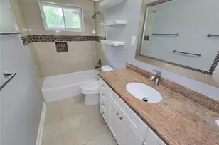 5846 Ettrick Dr, Houston, TX 77035 - Photo 30