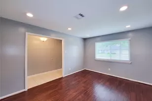 5846 Ettrick Dr, Houston, TX 77035 - Photo 24