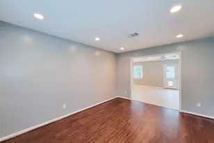 5846 Ettrick Dr, Houston, TX 77035 - Photo 22