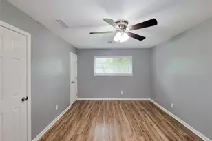 5846 Ettrick Dr, Houston, TX 77035 - Photo 14
