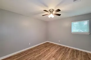 5846 Ettrick Dr, Houston, TX 77035 - Photo 16