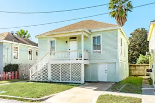 2015 36th St, Galveston, TX 77550 - Photo 2