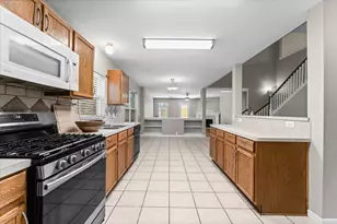 11819 S Brenton Knoll Dr, Tomball, TX 77375 - Photo 6