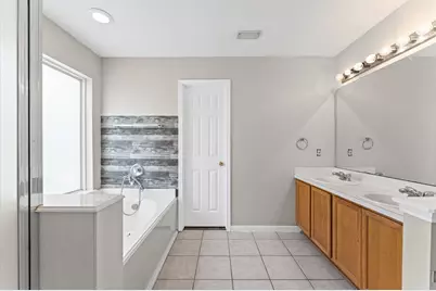 11819 S Brenton Knoll Drive, Tomball, TX 77375 - Photo 20