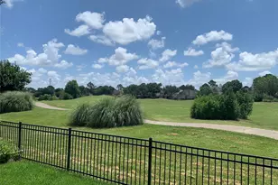 3239 Braesview Dr, Pearland, TX 77584 - Photo 2