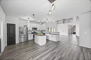 7327 Parkview Dr, Hitchcock, TX 77563 - Photo 4