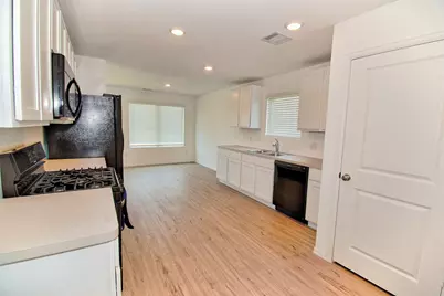4207 Palmetto Grove Lane, Baytown, TX 77521 - Photo 10