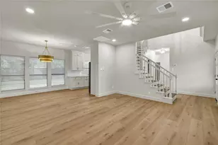55 Sweetleaf Ct, Lake Jackson, TX 77566 - Photo 10