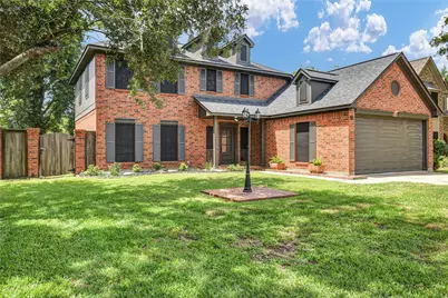 55 Sweetleaf Ct, Lake Jackson, TX 77566 - Photo 2
