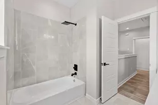 5915 Wheatley Holw Ln, Houston, TX 77091 - Photo 38