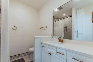 2124 Banks St, Houston, TX 77098 - Photo 26