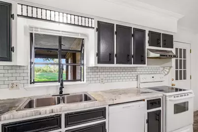 9503 Cardinal Road, Beasley, TX 77417 - Photo 10