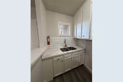 4811 Oakland Street #10, Houston, TX 77023 - Photo 6