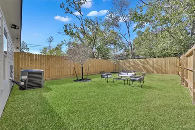 211 S 5th Street #B, Conroe, TX 77301 - Photo 12