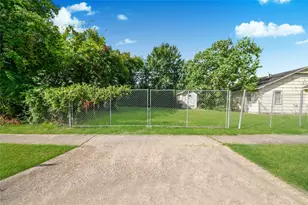 8470 Wier Dr, Houston, TX 77017 - Photo 28