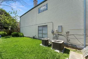 13307 Robinglen Dr, Houston, TX 77083 - Photo 16