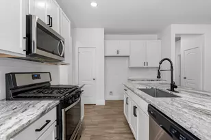 24751 Russet Bluff Trl, Houston, TX 77336 - Photo 12