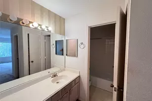 10555 Turtlewood Ct, Houston, TX 77072 - Photo 6