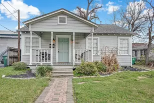 1004 Lawrence St, Houston, TX 77008 - Photo 1