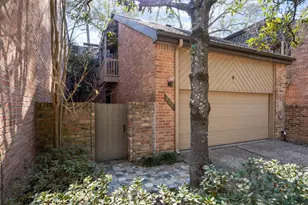252 Sugar Berry Cir, Houston, TX 77024 - Photo 2
