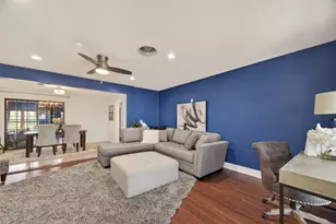 819 S 4th St, La Porte, TX 77571 - Photo 2