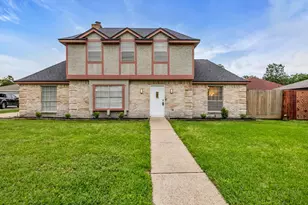 8910 Pine Shores Dr, Humble, TX 77346 - Photo 2
