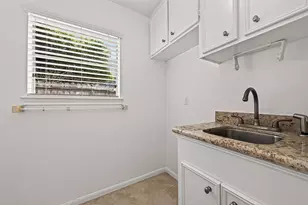 822 Merrick Dr, Sugar Land, TX 77478 - Photo 22