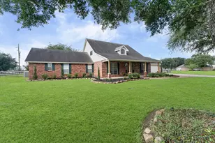 33014 Grove Park Dr, Waller, TX 77484 - Photo 2