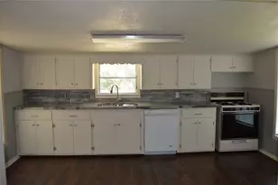 110 Cedar St, Highlands, TX 77562 - Photo 12