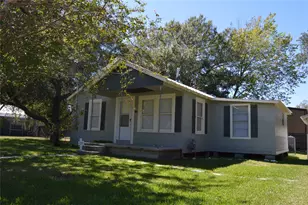 110 Cedar St, Highlands, TX 77562 - Photo 1