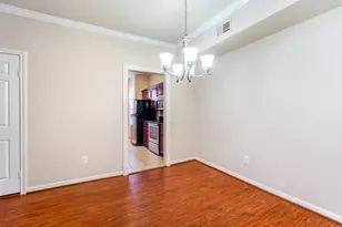 2255 Braeswood Park Dr, Houston, TX 77030 - Photo 4