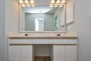 4211 W Meadows Dr, Sugar Land, TX 77479 - Photo 14