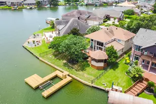 309 Harbor Cir, Montgomery, TX 77356 - Photo 2