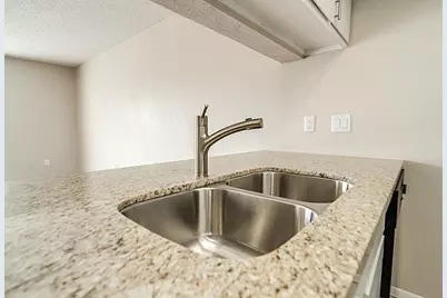 2818 S Bartell Drive #312, Houston, TX 77054 - Photo 10