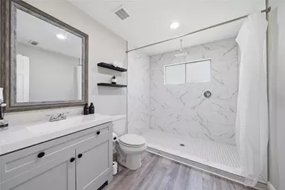 8826 Delilah Street, Houston, TX 77033 - Photo 14