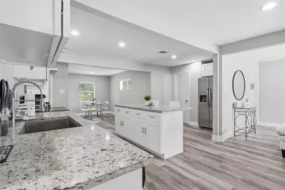 8826 Delilah Street, Houston, TX 77033 - Photo 6
