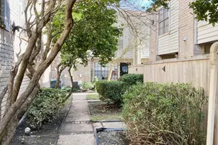 14600 Fonmeadow Dr, Houston, TX 77035 - Photo 24