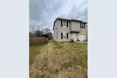 2904 Moore Avenue Avenue, Bay City, TX 77414 - Photo 2