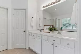 19 Aquiline Oaks Pl, The Woodlands, TX 77382 - Photo 16