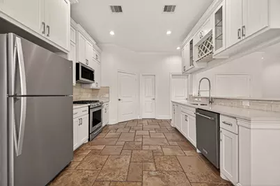 2211 Silverbonnet Street, Houston, TX 77055 - Photo 14