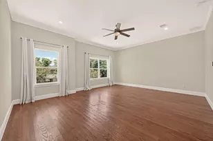 2211 Silverbonnet St, Houston, TX 77055 - Photo 26