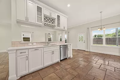 2211 Silverbonnet Street, Houston, TX 77055 - Photo 16
