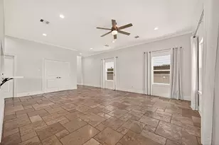 2211 Silverbonnet St, Houston, TX 77055 - Photo 8