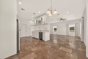 2211 Silverbonnet St, Houston, TX 77055 - Photo 12